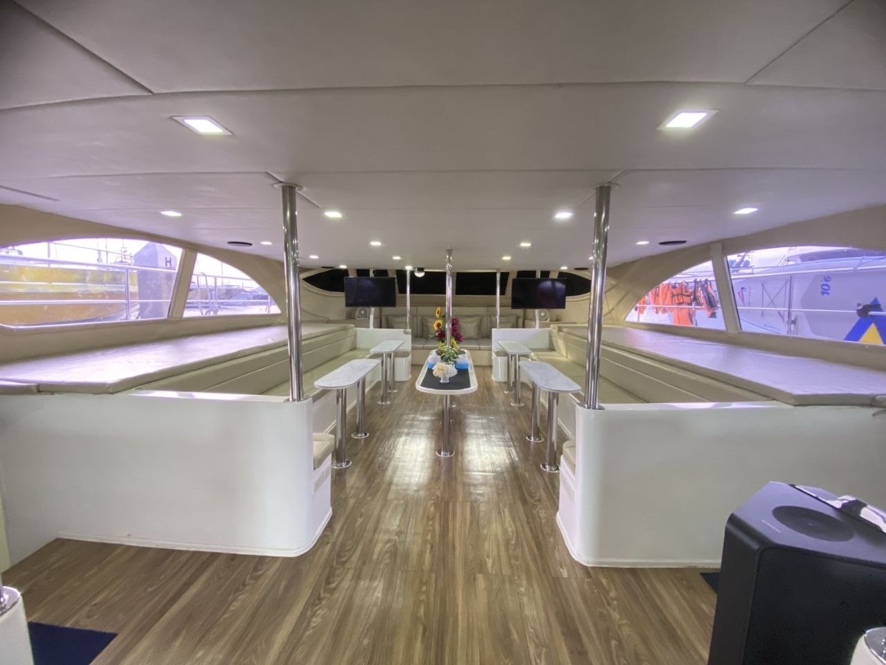 PASSION Yacht 80 ft photo 7